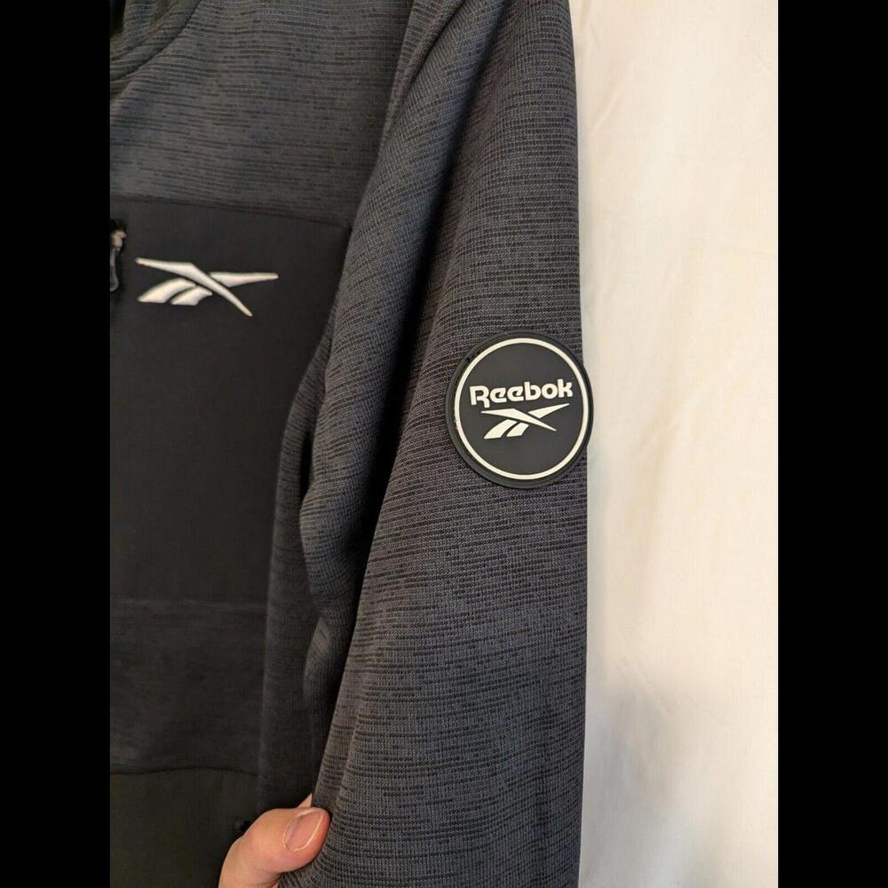 Reebok Mens Jacket/Gray&Black/NWT/Zip Up/Hooded/Size L but Fits Like A Medium - Picture 4 of 9